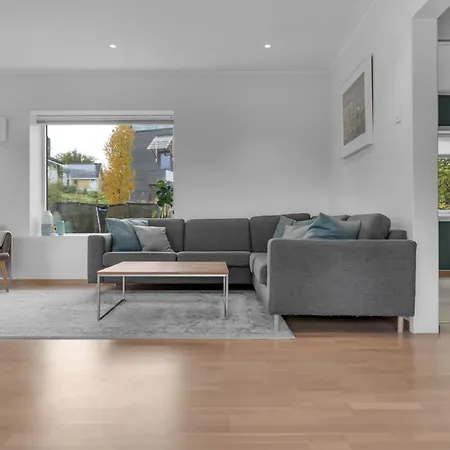 Villa With A View Close To The Center