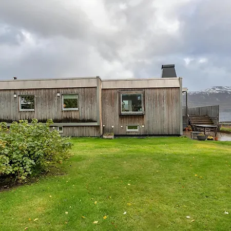 Villa With A View Close To The Center Tromso